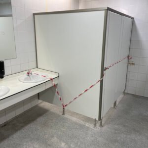 Montaje de Mamparas para Baños